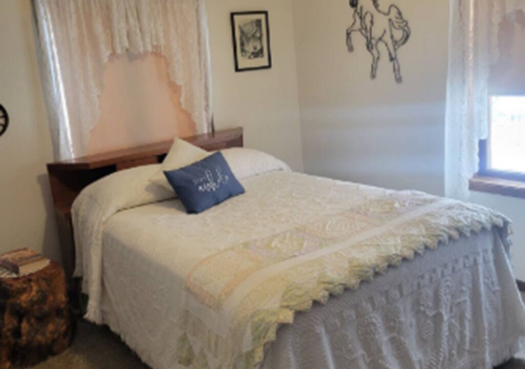 Photo of Bedroom in Indianola