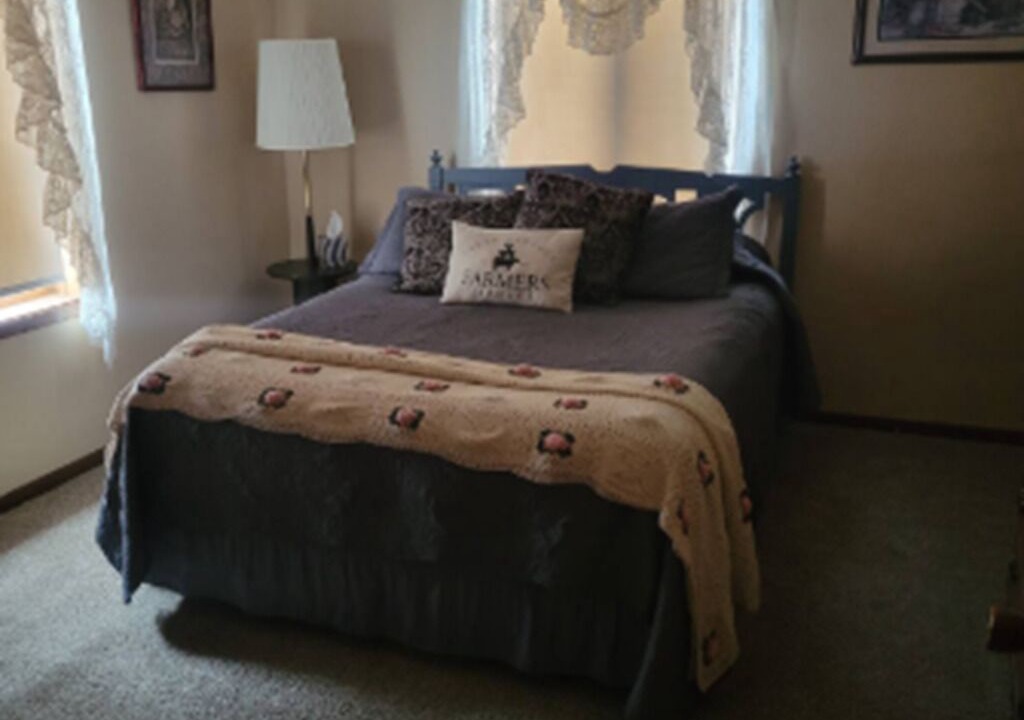 Photo of Bedroom in Indianola
