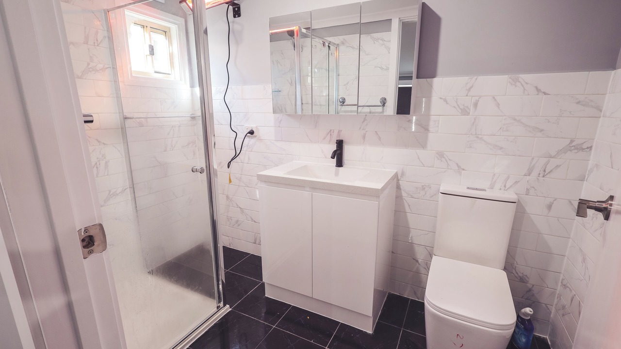 Photo of Bathroom in Long Gully