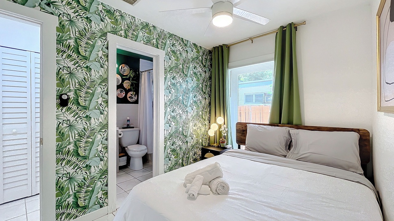 Photo of Bedroom in Oakland Park