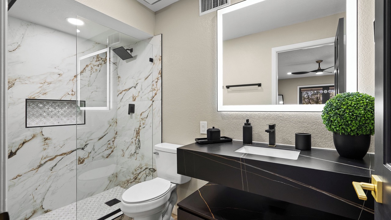 Photo of Bathroom in Coronado Foothills Estates