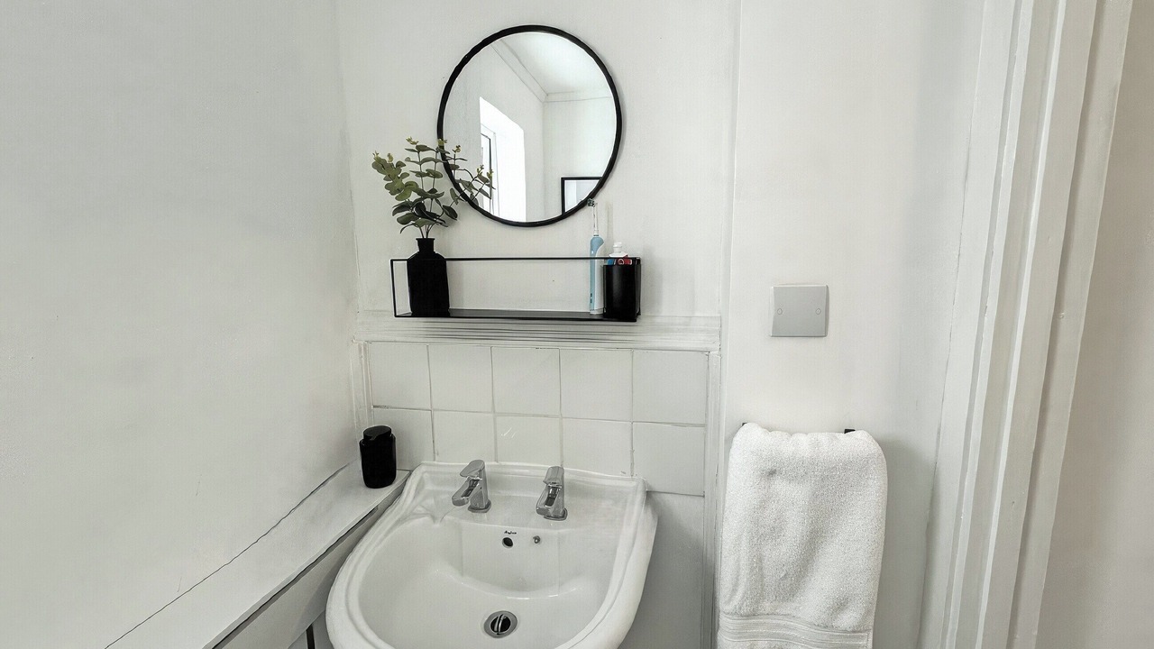 Photo of Bathroom in Howlett End