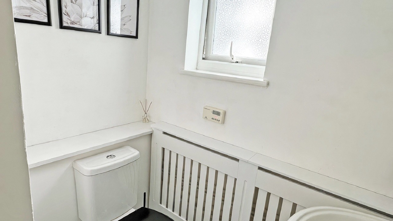 Photo of Bathroom in Howlett End