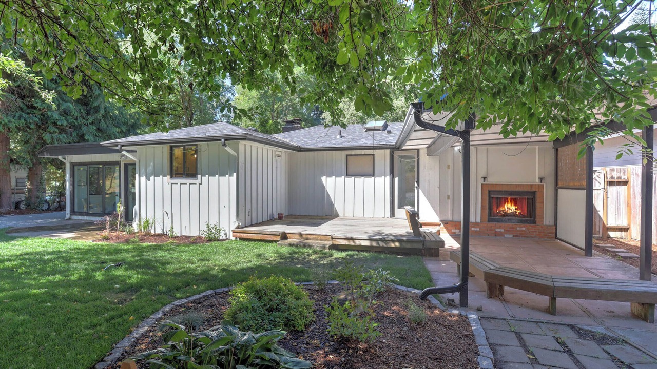 Photo of Outdoor in Inglewood-Finn Hill