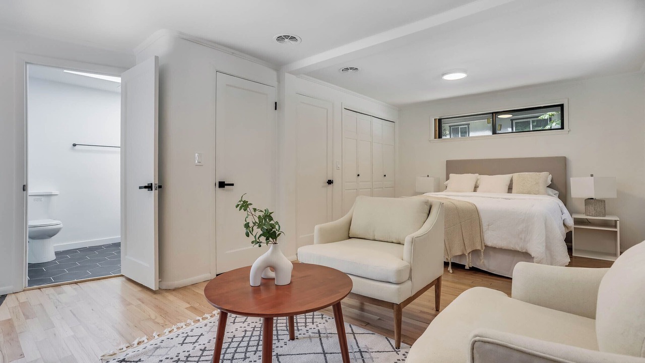 Photo of Bedroom in Inglewood-Finn Hill