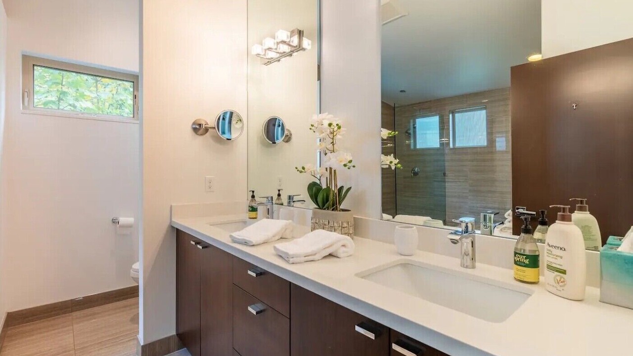 Photo of Bathroom in Leschi