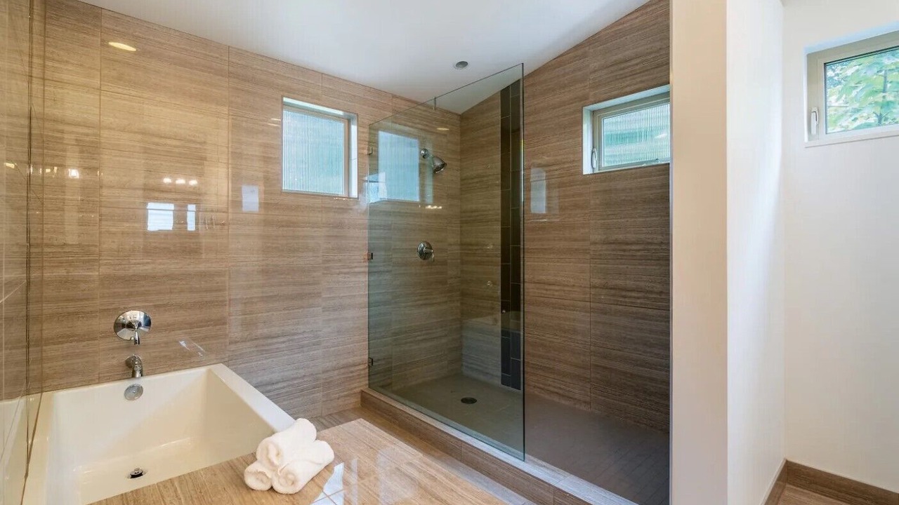 Photo of Bathroom in Leschi