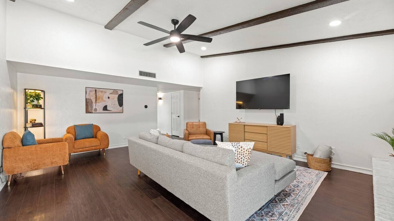 Photo of Livingroom in The Colony