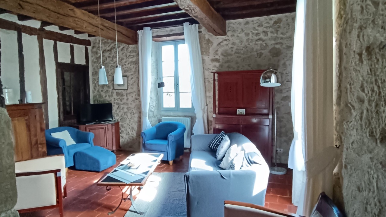 Photo of Livingroom in Moncorneil-Grazan