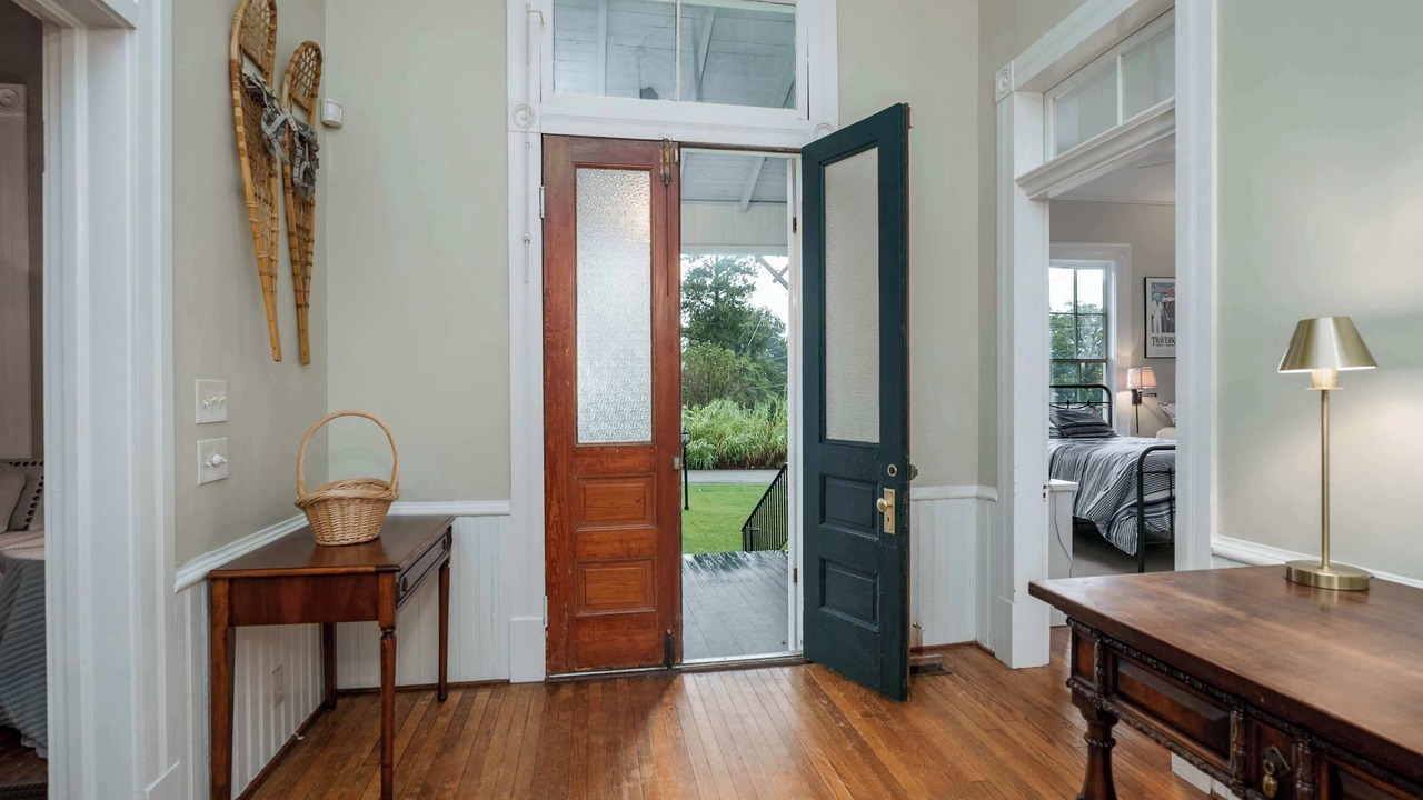Photo of Bedroom in Northport