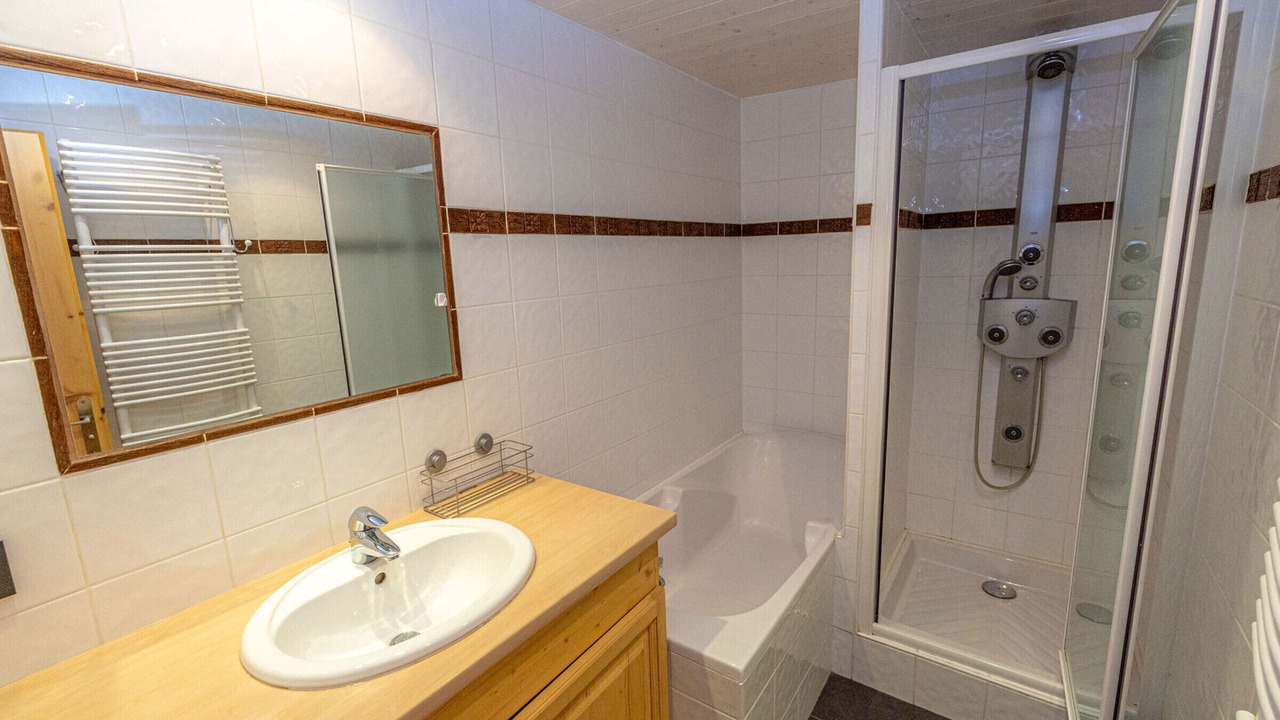 Photo of Bathroom in Arc-1600