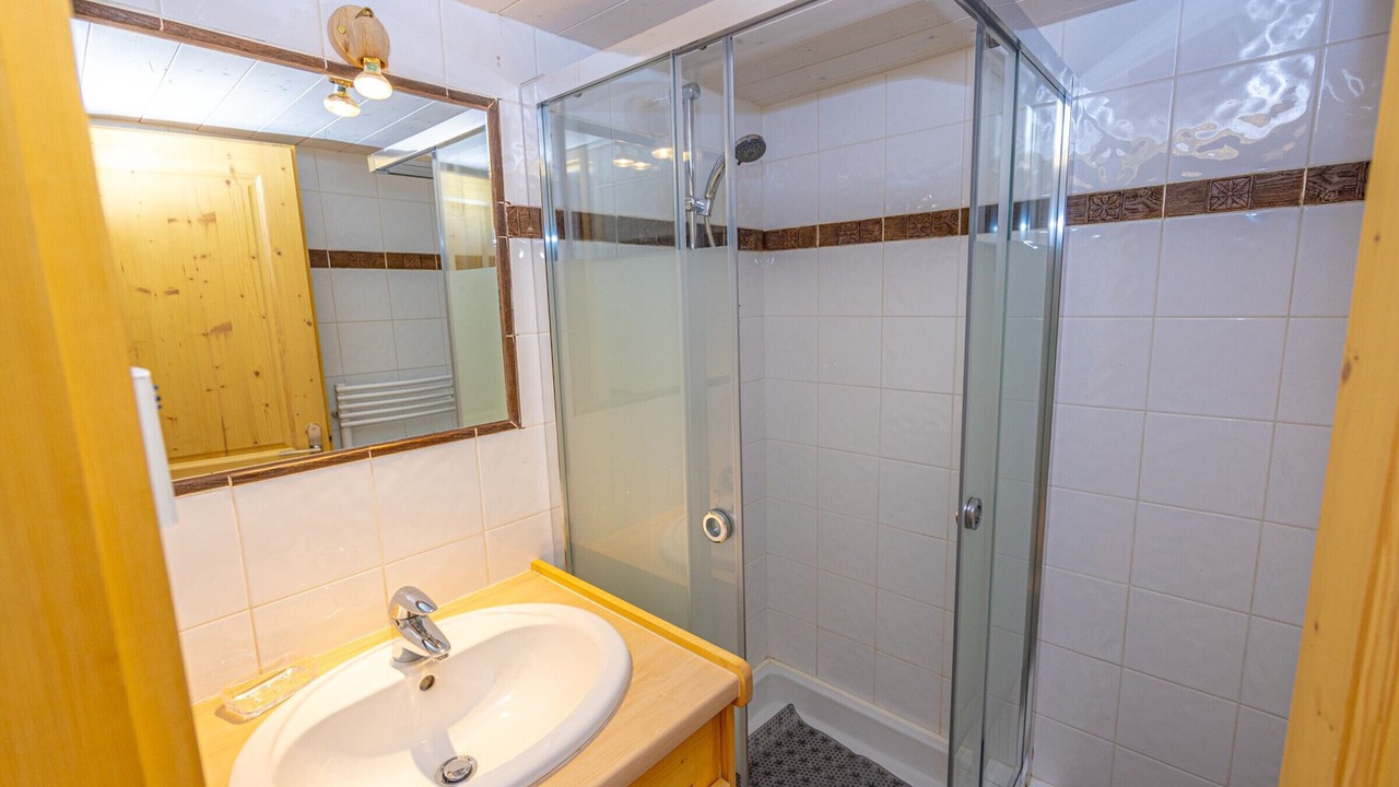 Photo of Bathroom in Arc-1600