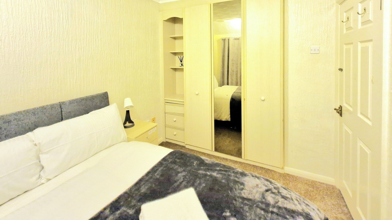 Photo of Bedroom in Gooshays