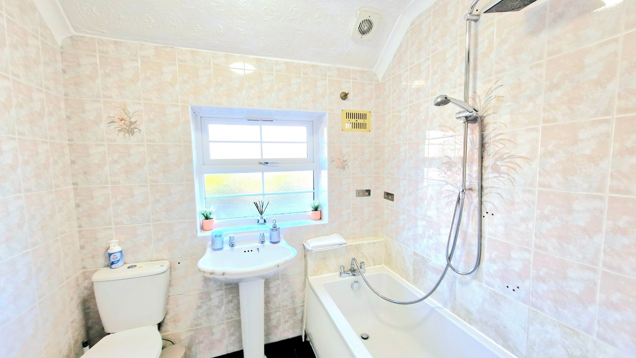 Photo of Bathroom in Gooshays