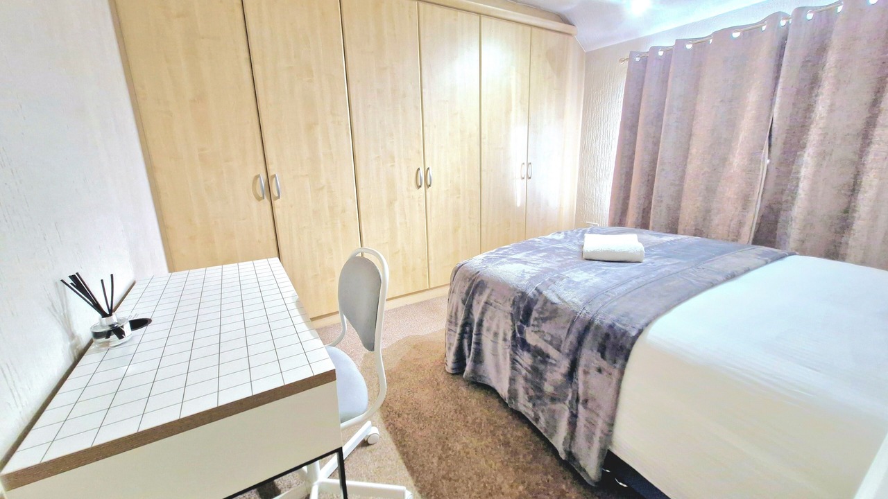 Photo of Bedroom in Gooshays