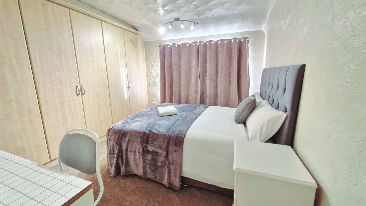 Photo of Bedroom in Gooshays