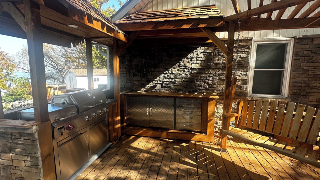 Photo of Patio Balcony in Plympton-Wyoming