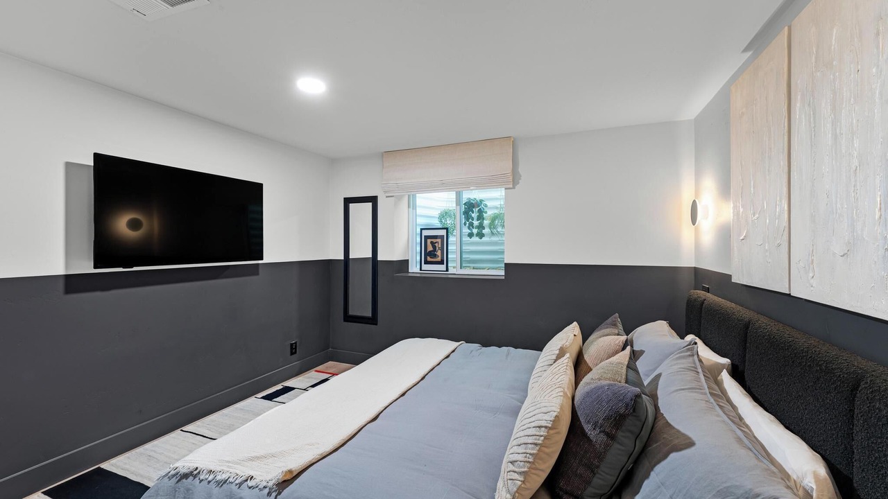Photo of Bedroom in Midway