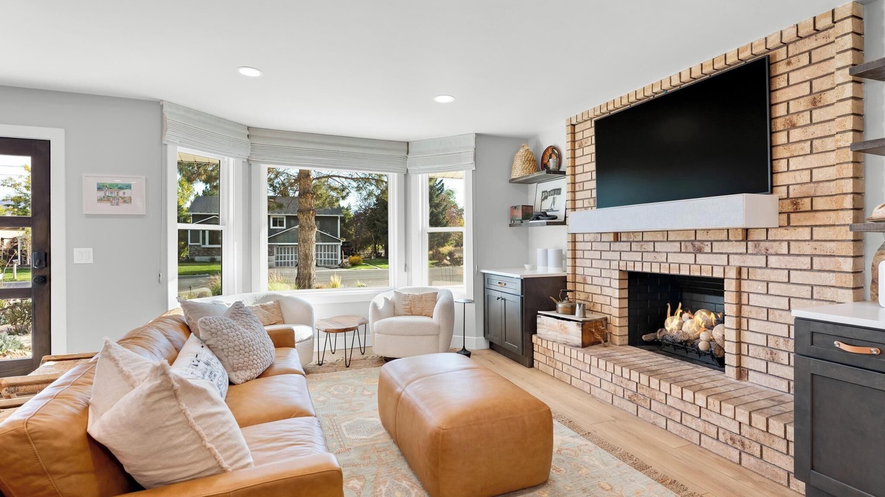 Photo of Livingroom in Midway