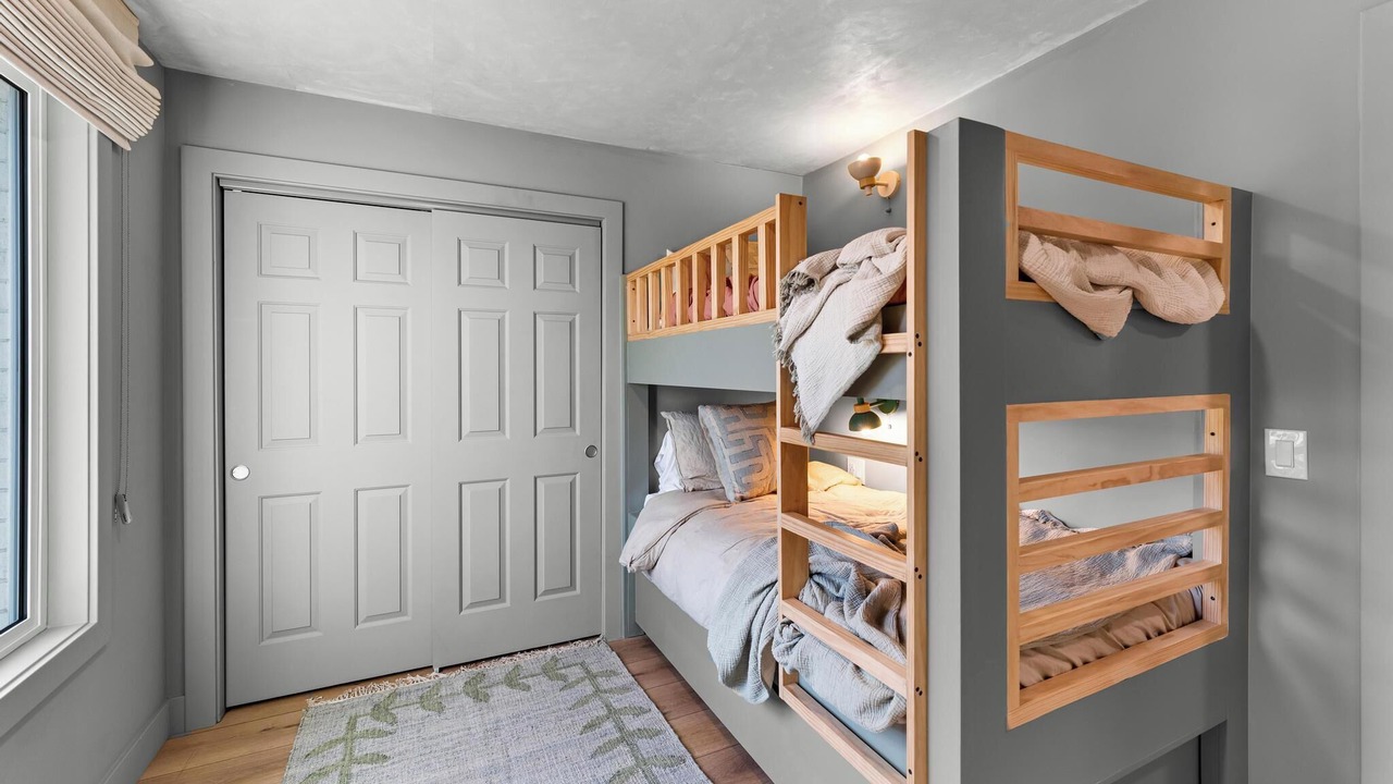 Photo of Bedroom in Midway