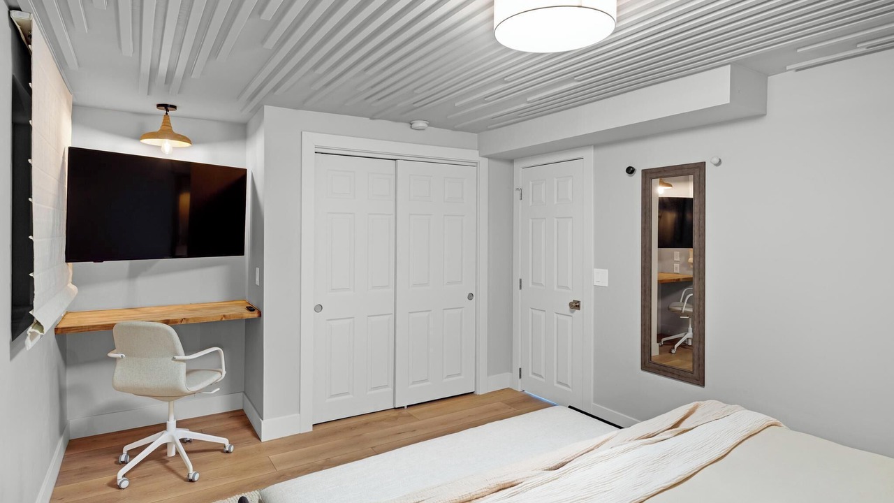 Photo of Bedroom in Midway