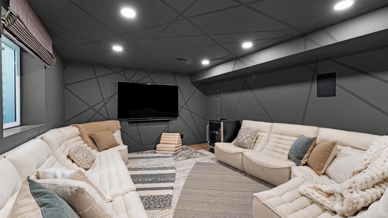 Photo of Livingroom in Midway
