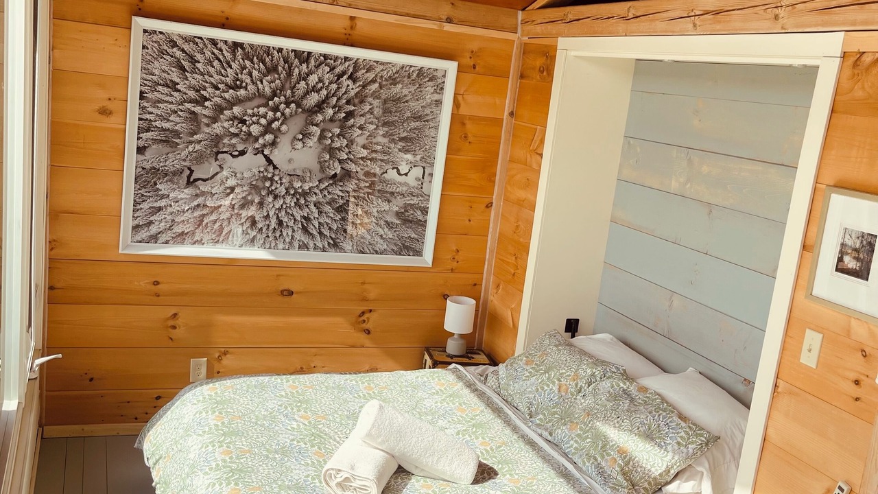 Photo of Bedroom in Creemore