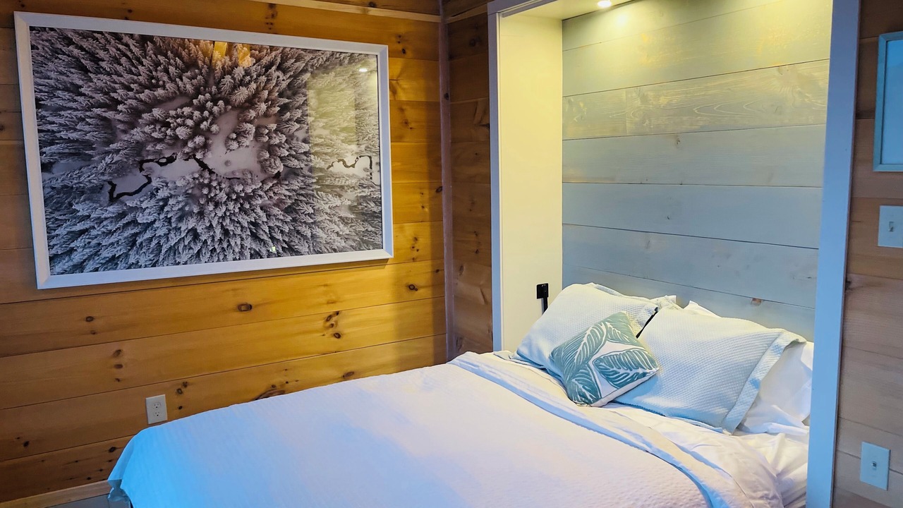 Photo of Bedroom in Creemore