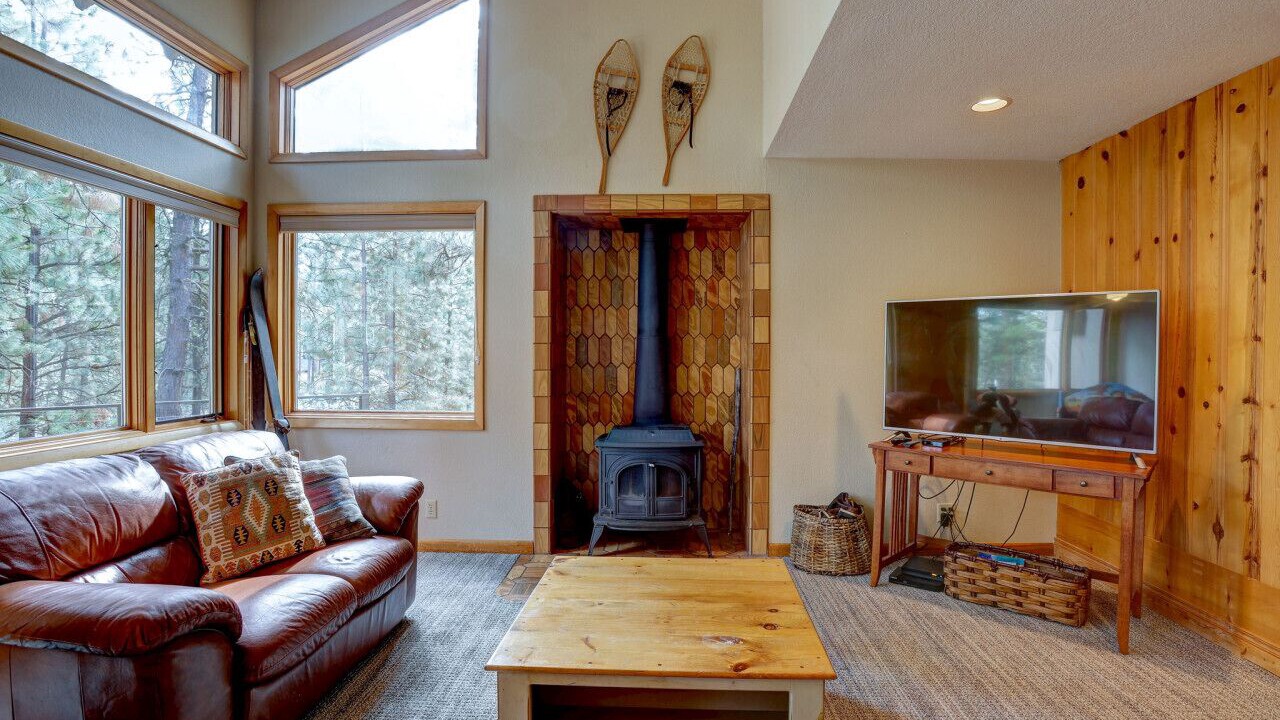 Photo of Livingroom in Black Butte Ranch