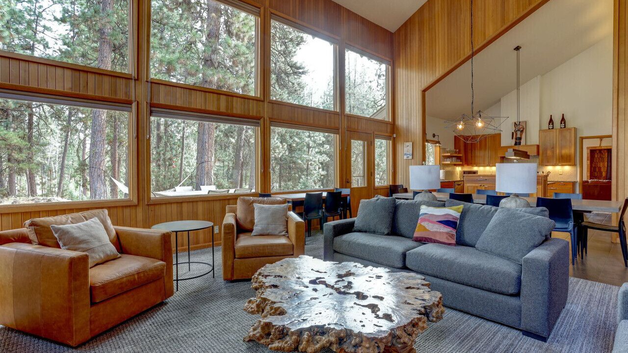 Photo of Livingroom in Black Butte Ranch