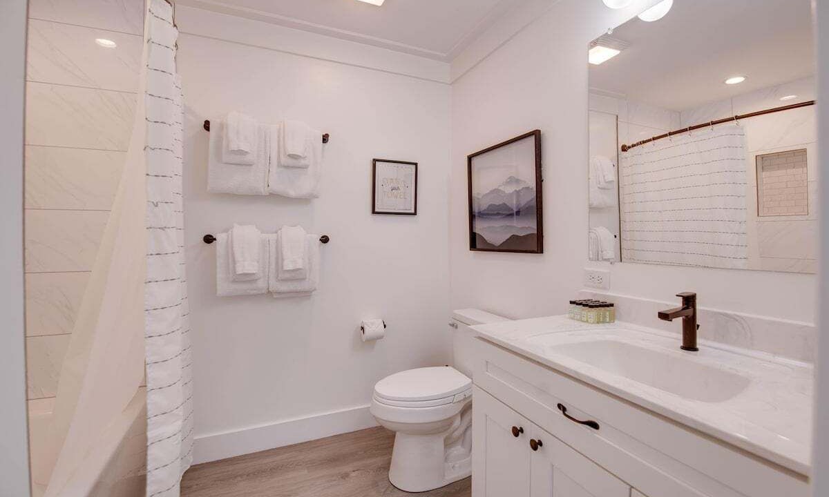 Photo of Bathroom in Geiger Key