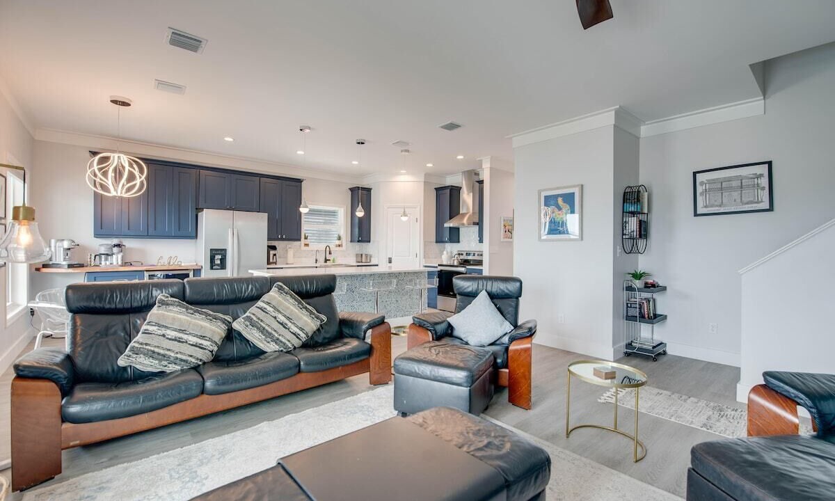Photo of Livingroom in Geiger Key