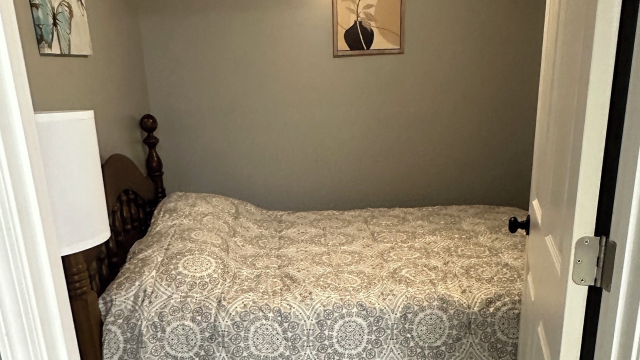 Photo of Bedroom in Newcomb