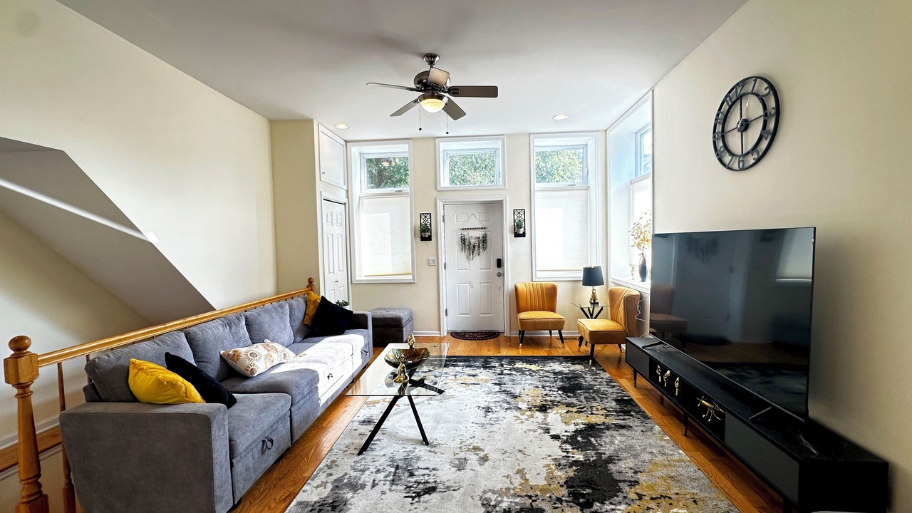 Photo of Livingroom in River West
