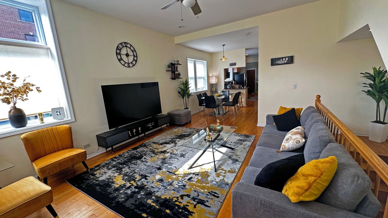 Photo of Livingroom in River West