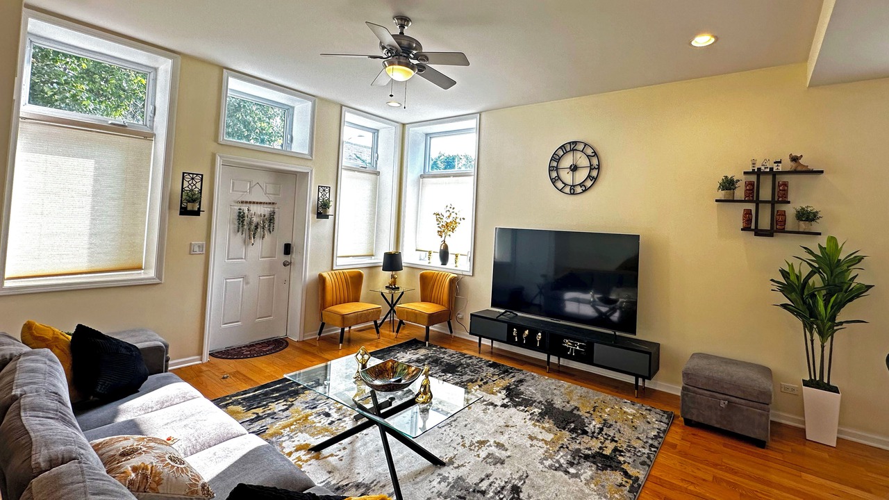 Photo of Livingroom in River West