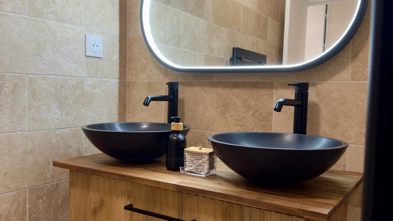 Photo of Bathroom in Chilly-Mazarin