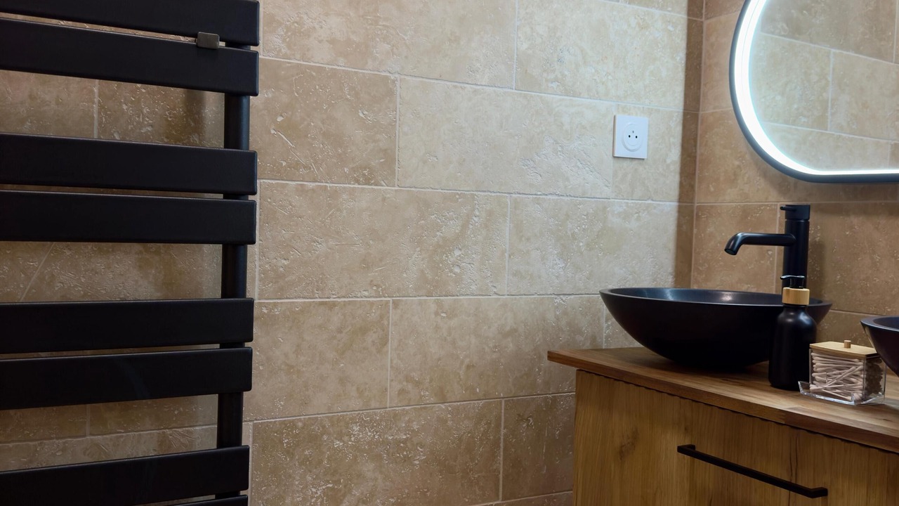 Photo of Bathroom in Chilly-Mazarin