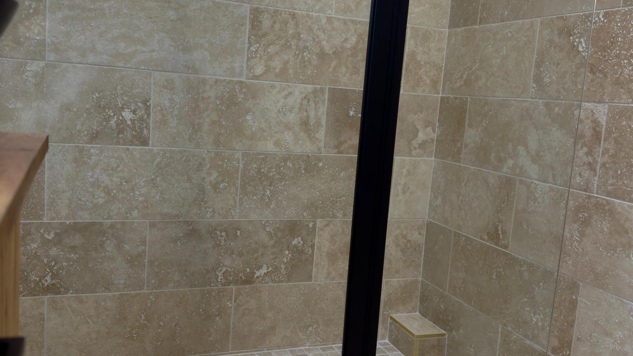 Photo of Bathroom in Chilly-Mazarin