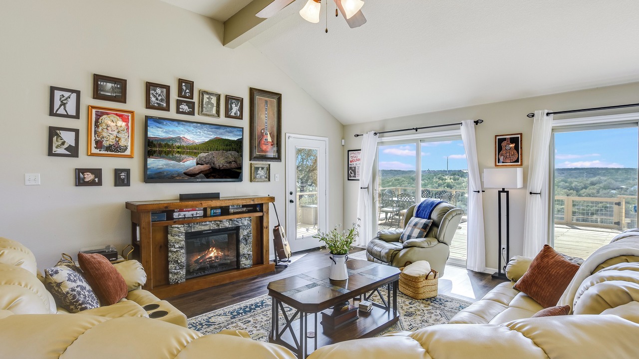 Photo of Livingroom in Council Creek South