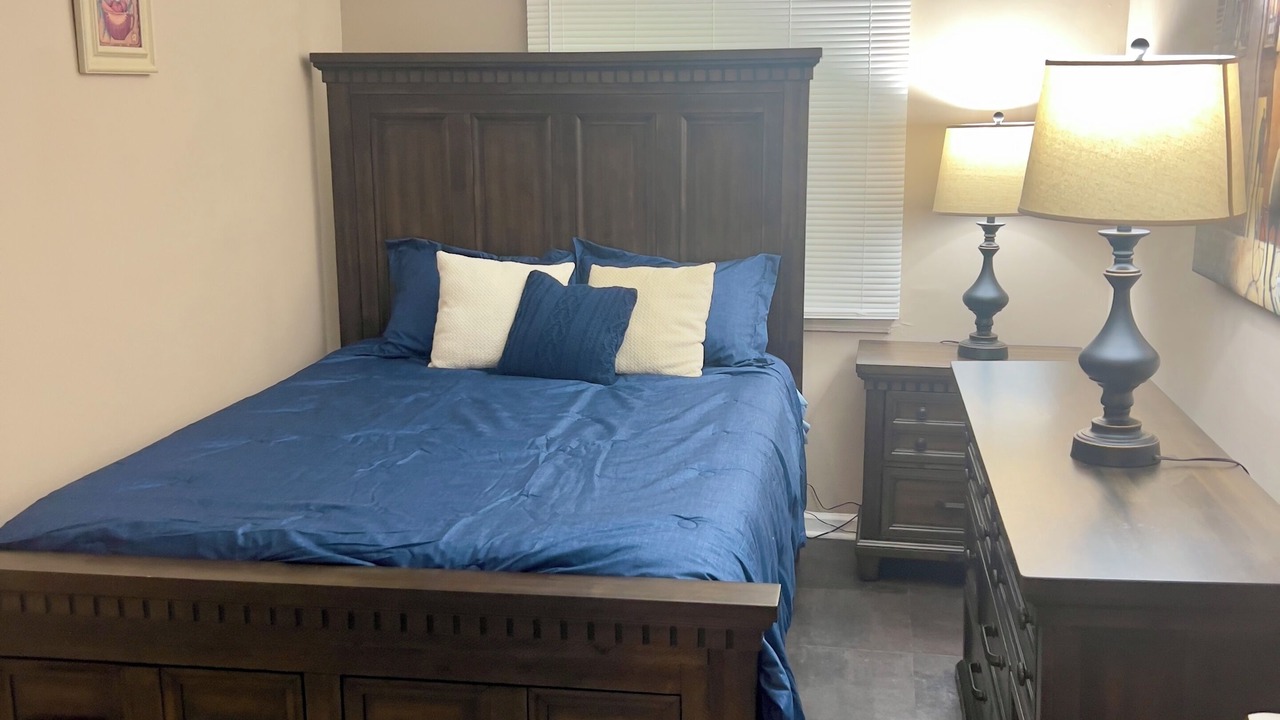 Photo of Bedroom in Mount Clemens
