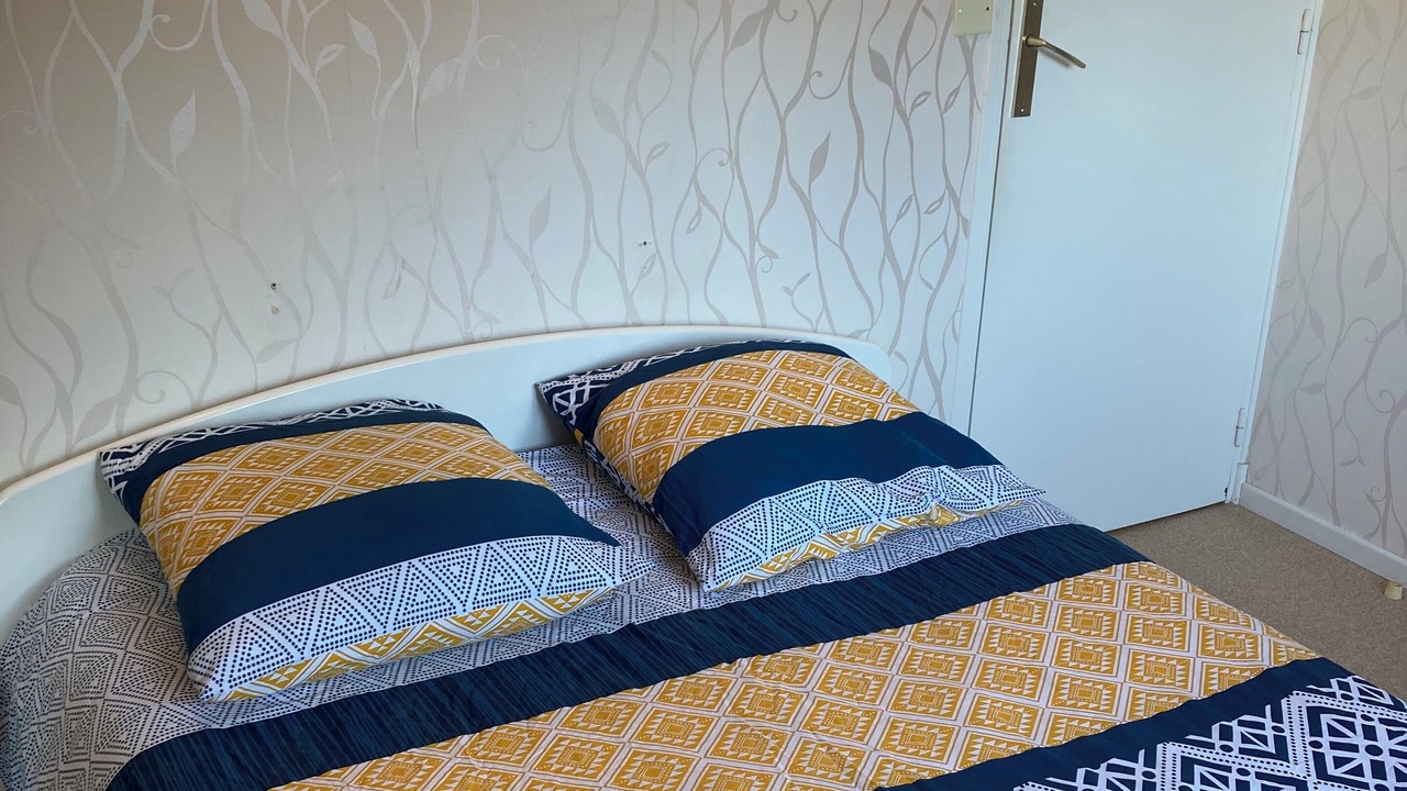 Photo of Bedroom in Saint-Coulomb