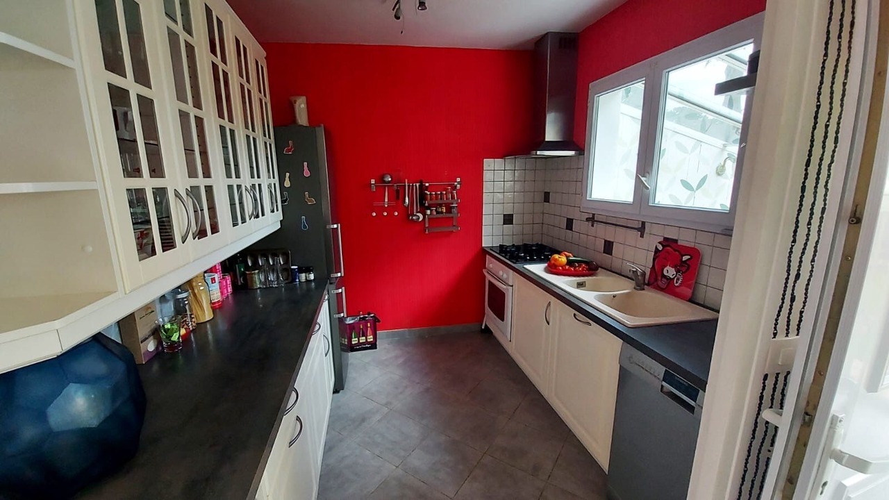 Photo of Kitchen in Saint-Coulomb
