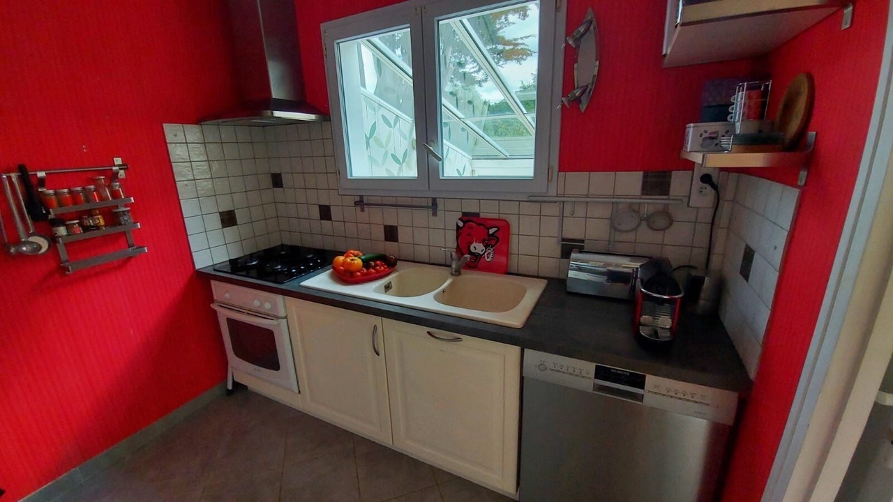 Photo of Kitchen in Saint-Coulomb