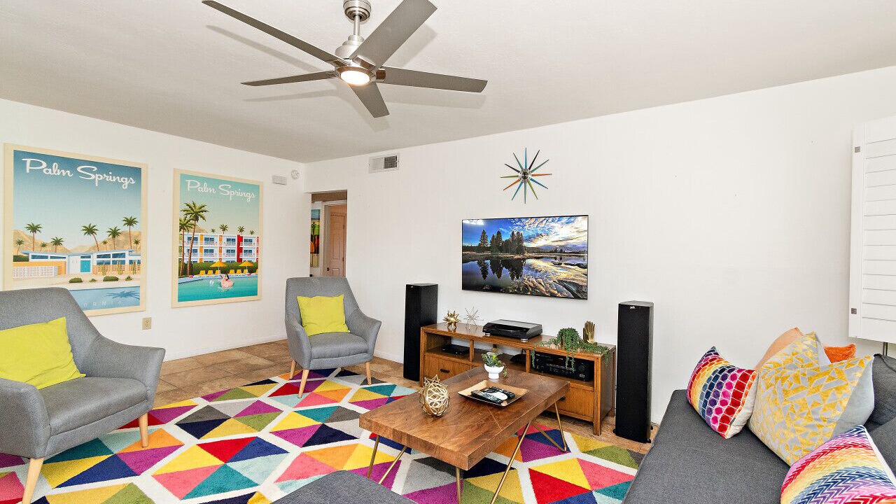 Photo of Livingroom in Racquet Club Estates