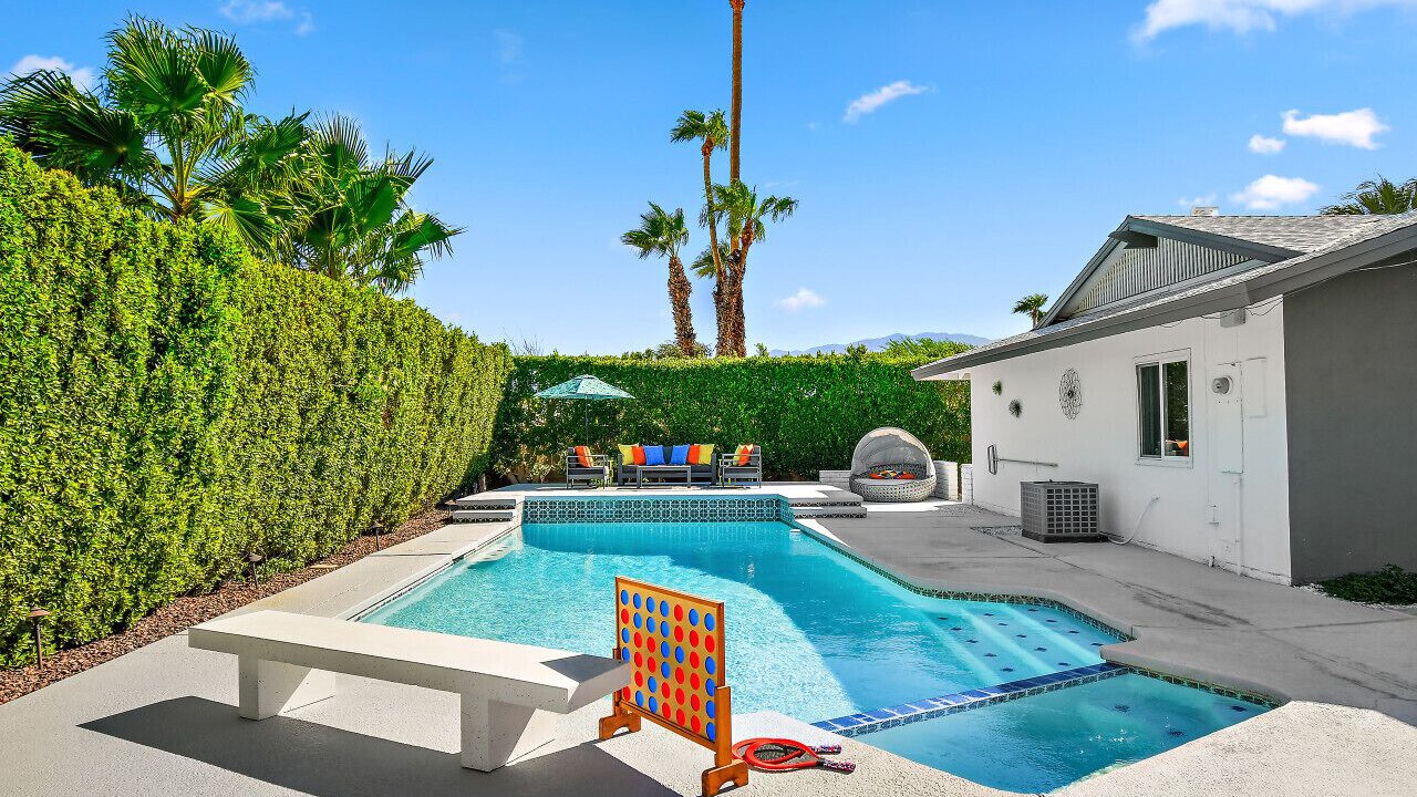Photo of Outdoor in Racquet Club Estates