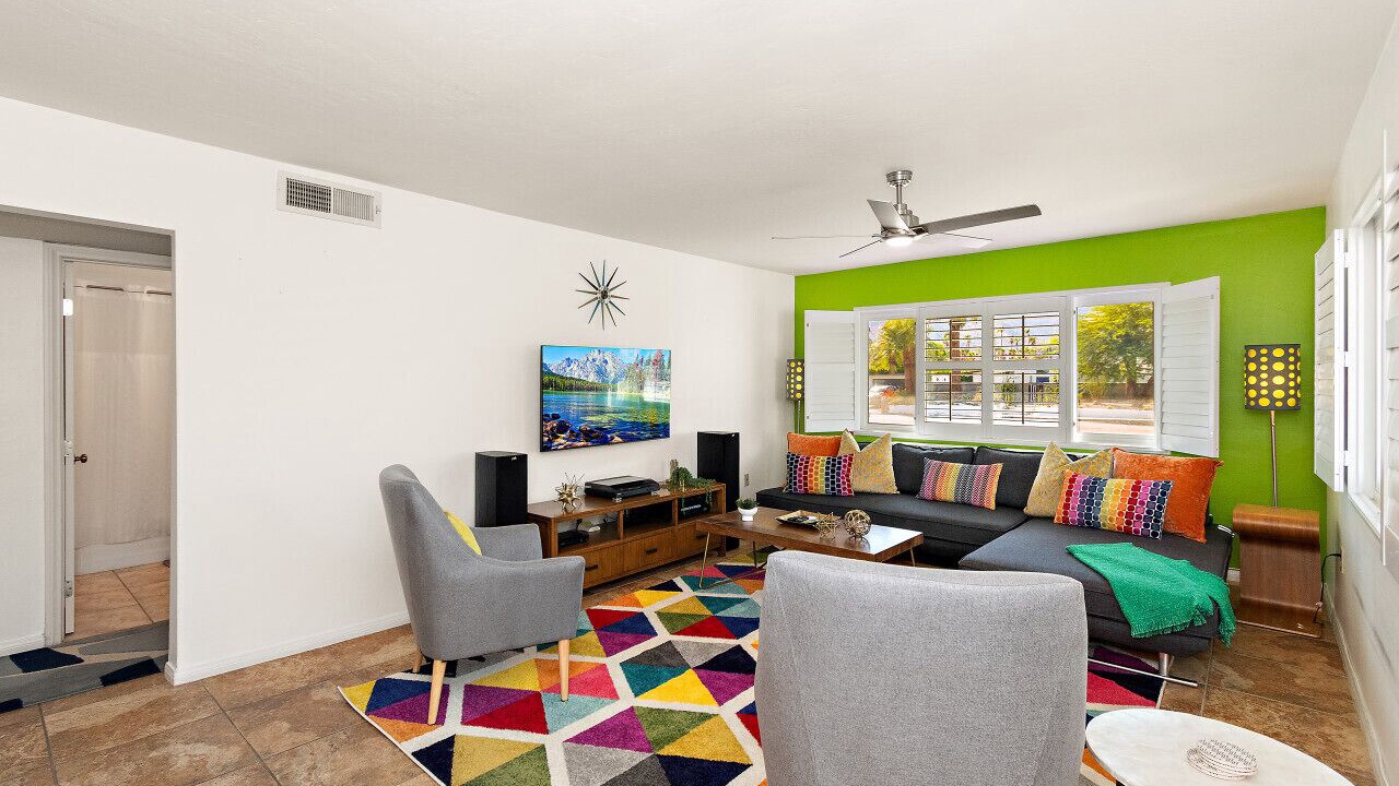 Photo of Livingroom in Racquet Club Estates