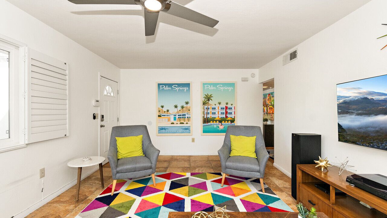 Photo of Livingroom in Racquet Club Estates