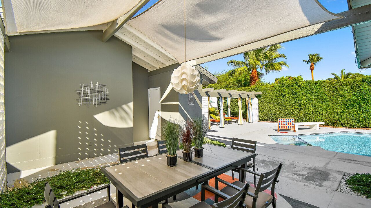 Photo of Outdoor in Racquet Club Estates