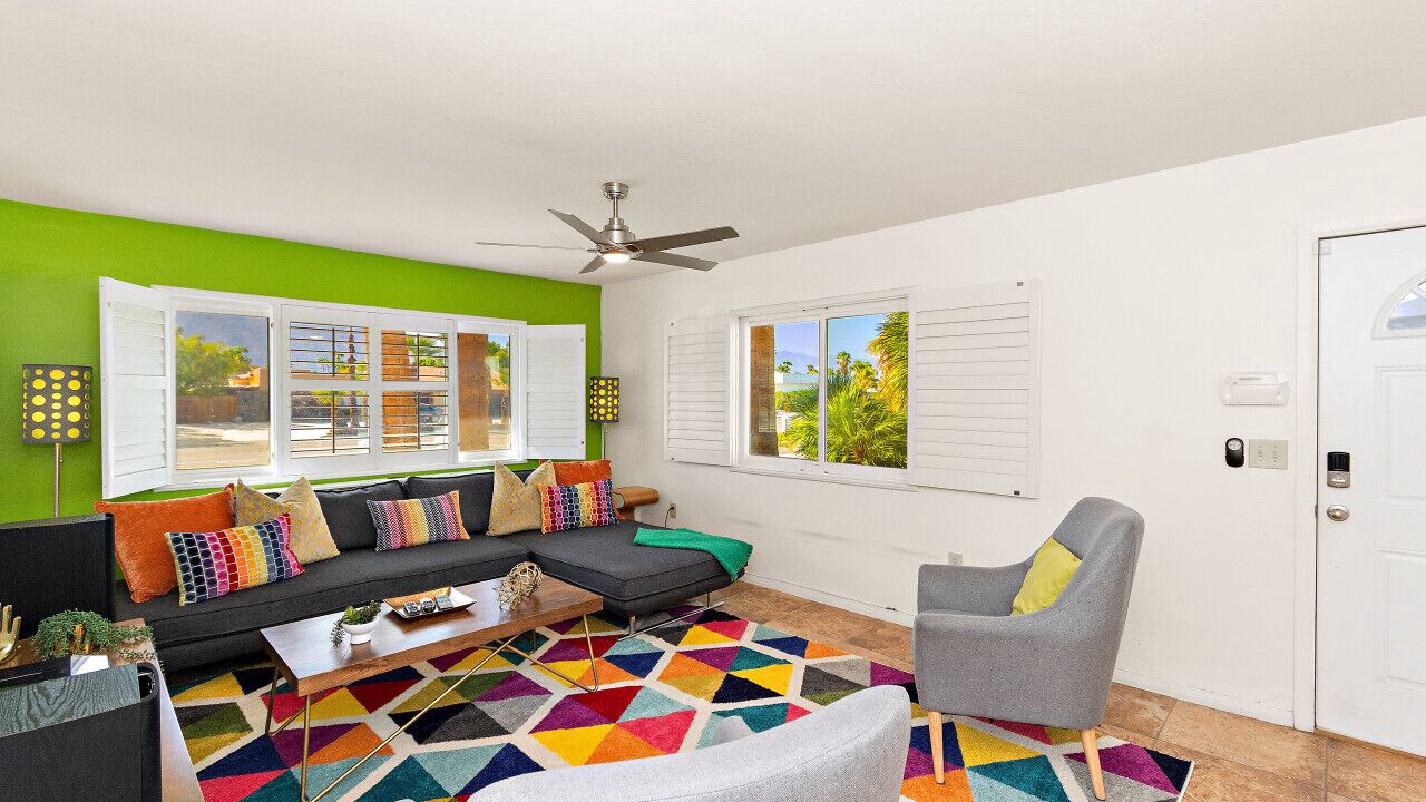 Photo of Livingroom in Racquet Club Estates